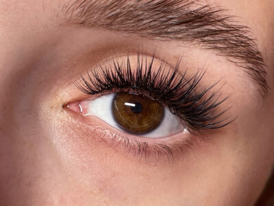 Lash Frame System™ – autorska metoda aplikacji kępek rzęs dla MUA
